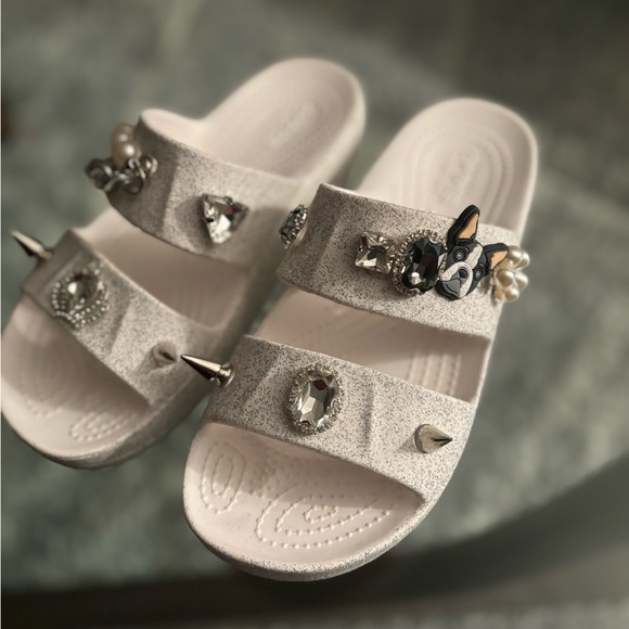 CROCS shoe charms for dog lovers!  21 pieces, NWOT - Picture 3 of 3